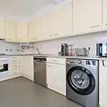 Bright & Modern Duplex With Terrace Telheiras Apartamento