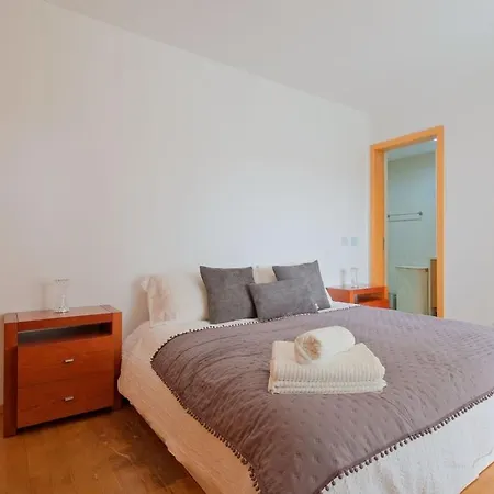 Apartamento Bright & Modern Duplex With Terrace Telheiras Lisboa