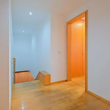 Bright & Modern Duplex With Terrace Telheiras Lisboa
