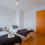 Bright & Modern Duplex With Terrace Telheiras 리스본