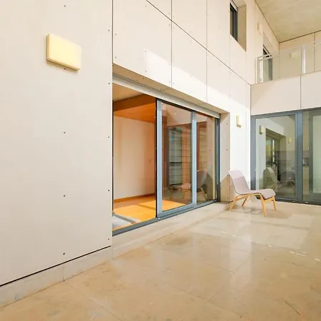 Bright & Modern Duplex With Terrace Telheiras Apartment Lissabon