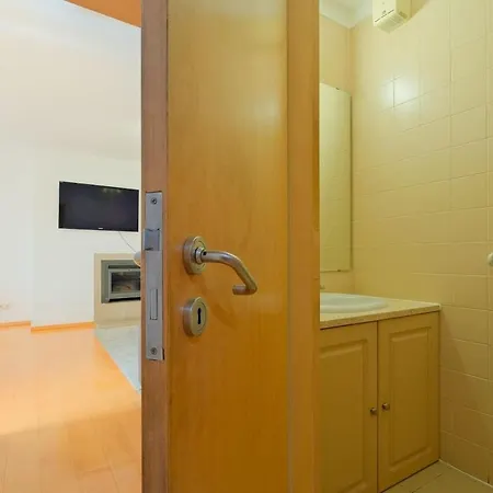 Bright & Modern Duplex With Terrace Telheiras * Lissabon
